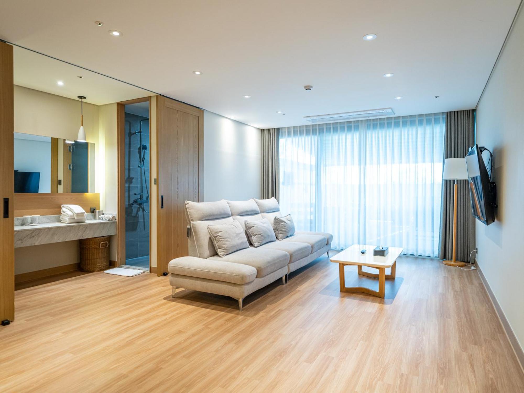Jeju Attirance Hotel & Poolvilla Согвипхо Экстерьер фото