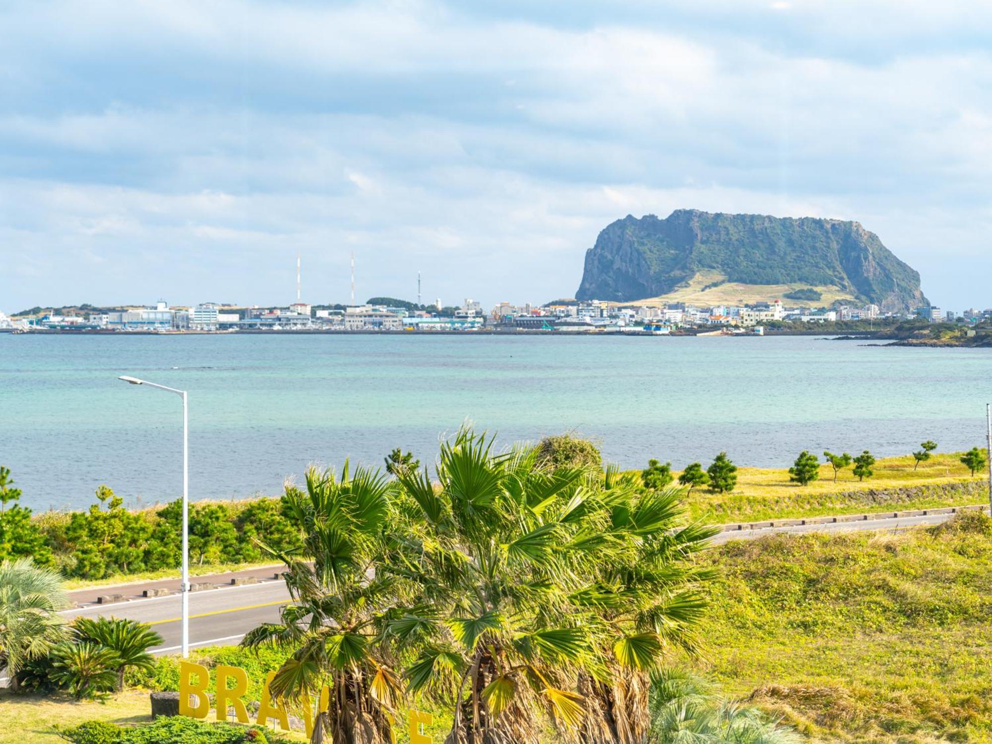 Jeju Attirance Hotel & Poolvilla Согвипхо Экстерьер фото